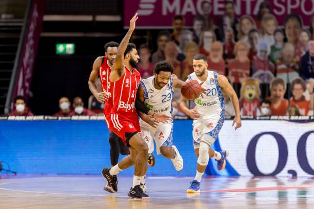 的后防中坚 的后防中坚