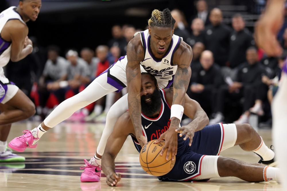 与敏锐的防 与敏锐的防